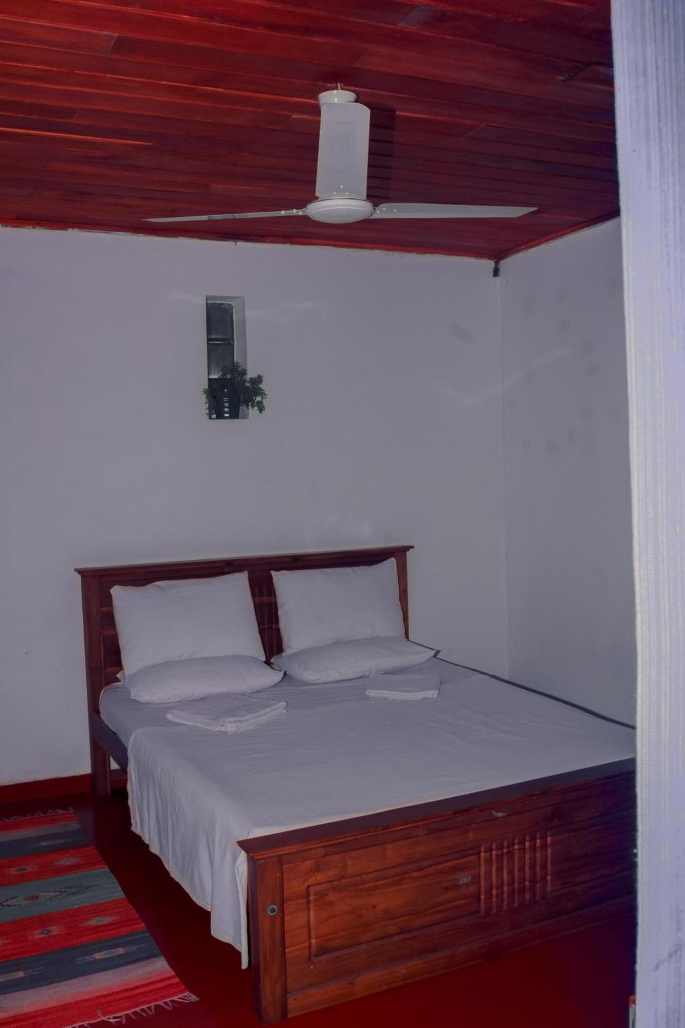 Hotel Golden Bell แทนกาลเล ภายนอก รูปภาพ